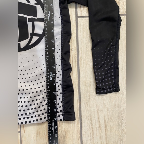 TATAMI Rashguard - Kids 7/8 - Picture 3 of 6